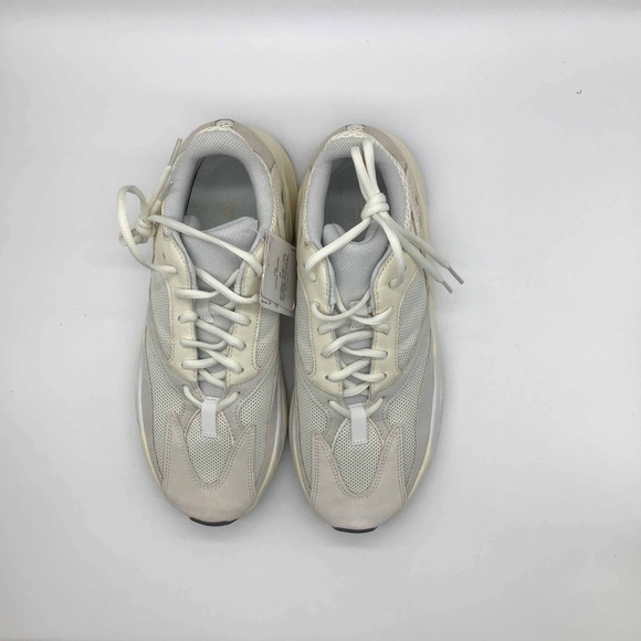 Yeezy Boost 700 Analog 10.5 DS New - Picture 7 of 8